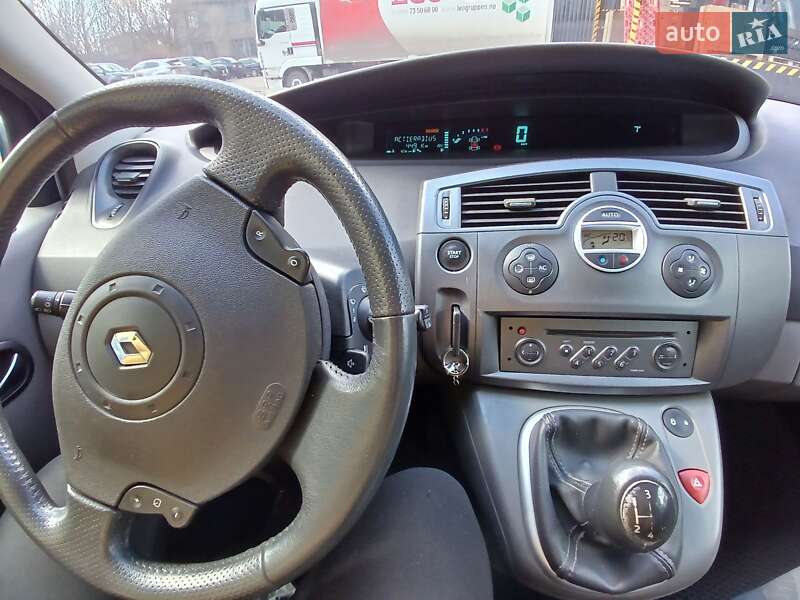 Минивэн Renault Scenic 2005 в Ахтырке