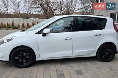 Минивэн Renault Scenic 2009 в 