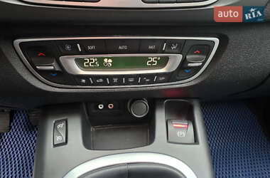 Минивэн Renault Scenic 2009 в 