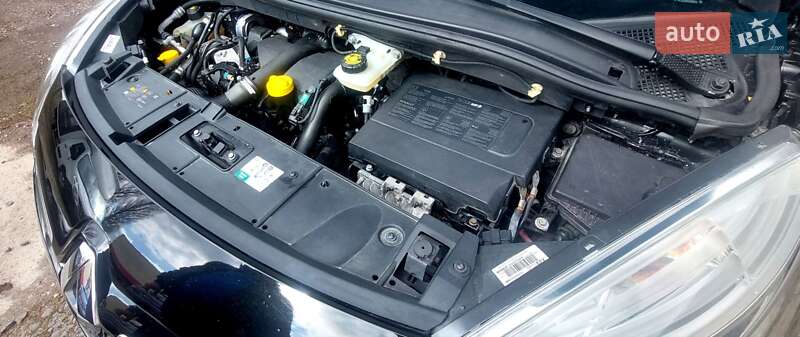 Мінівен Renault Scenic 2015 в Луцьку