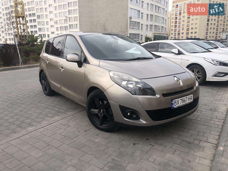 Мінівен Renault Scenic 2010 в Хмельницькому