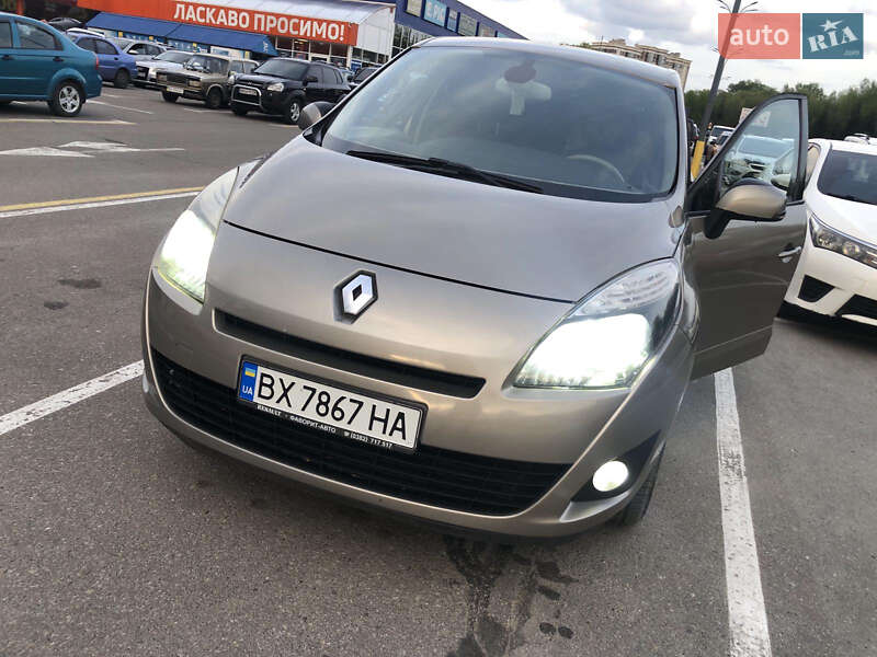 Мінівен Renault Scenic 2010 в Хмельницькому
