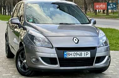 Минивэн Renault Scenic 2011 в 