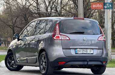 Минивэн Renault Scenic 2011 в 