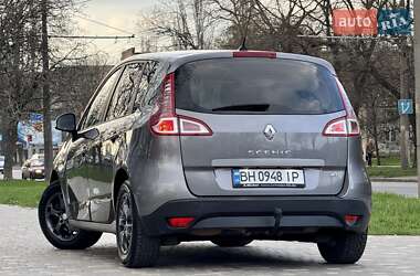 Минивэн Renault Scenic 2011 в 