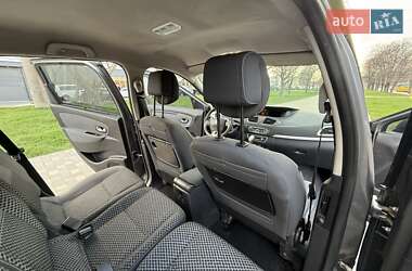 Минивэн Renault Scenic 2011 в 