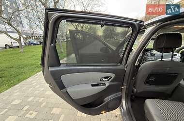 Минивэн Renault Scenic 2011 в 