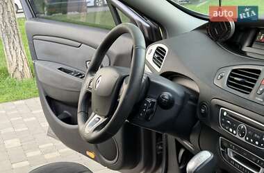 Минивэн Renault Scenic 2011 в 