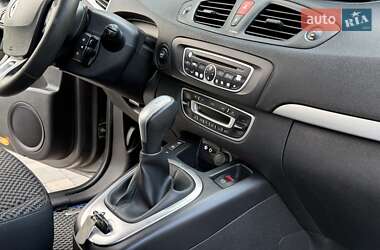 Минивэн Renault Scenic 2011 в 