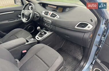 Минивэн Renault Scenic 2010 в 