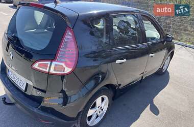 Минивэн Renault Scenic 2010 в 