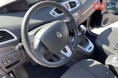 Минивэн Renault Scenic 2010 в 