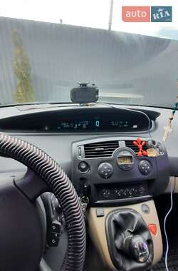 Минивэн Renault Scenic 2005 в 