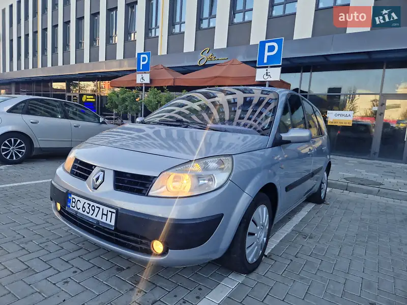 Минивэн Renault Scenic 2004 в 