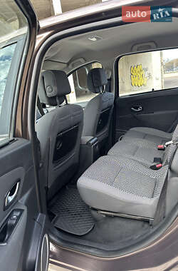 Минивэн Renault Scenic 2011 в 