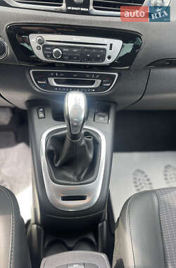 Минивэн Renault Scenic 2013 в 