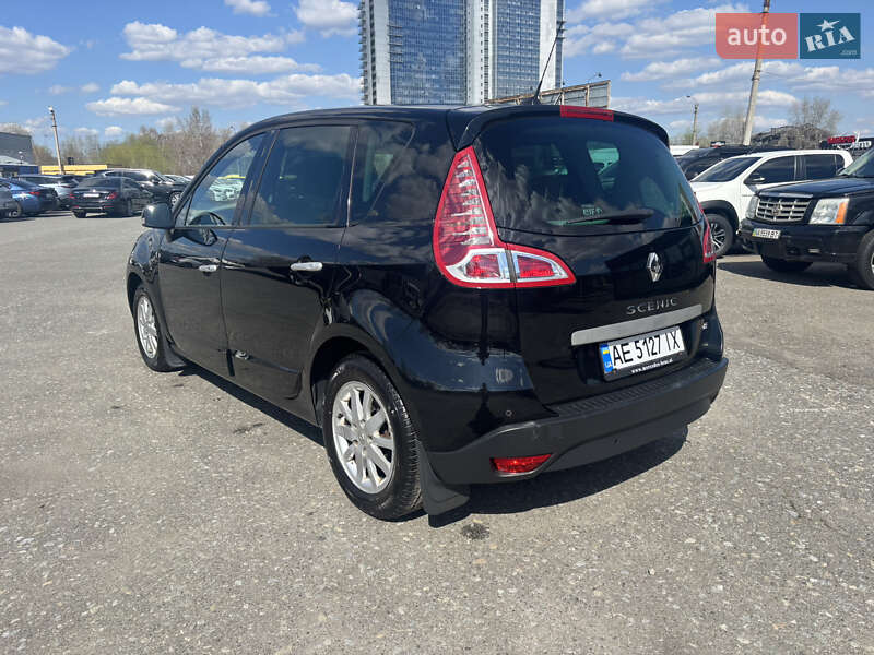 Минивэн Renault Scenic 2010 в Киеве