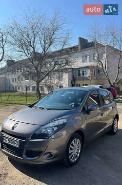 Минивэн Renault Scenic 2011 в 