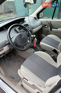Минивэн Renault Scenic 2004 в 