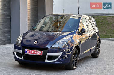Минивэн Renault Scenic 2009 в 