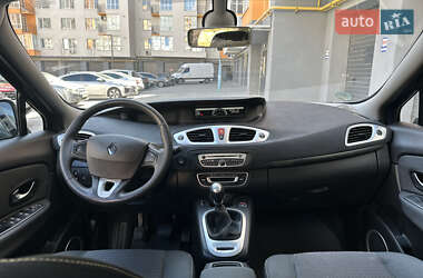 Минивэн Renault Scenic 2009 в 