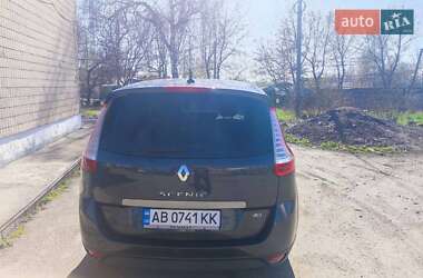 Минивэн Renault Scenic 2011 в 