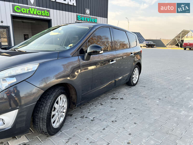 Минивэн Renault Scenic 2011 в Владимире