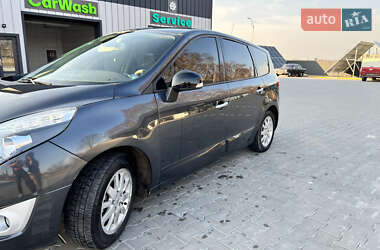 Минивэн Renault Scenic 2011 в 