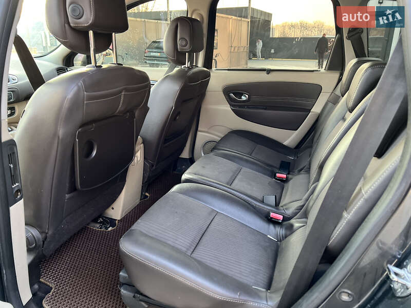 Минивэн Renault Scenic 2011 в Владимире