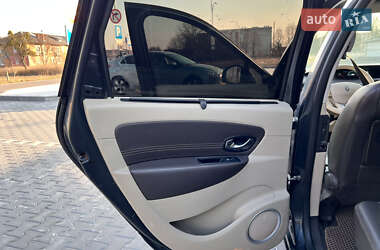 Минивэн Renault Scenic 2011 в 