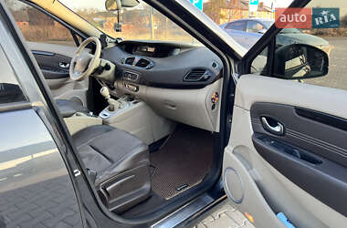 Минивэн Renault Scenic 2011 в 