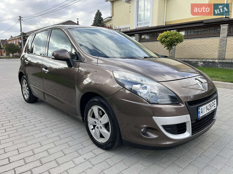 Минивэн Renault Scenic 2009 в 