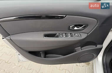 Минивэн Renault Scenic 2013 в 