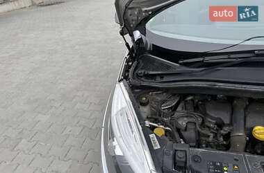 Минивэн Renault Scenic 2013 в 