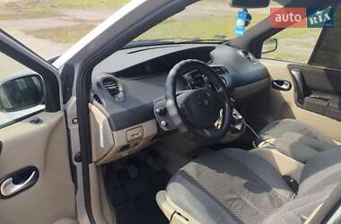 Минивэн Renault Scenic 2004 в 