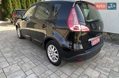 Минивэн Renault Scenic 2010 в 