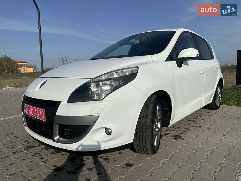 Мінівен Renault Scenic 2011 в Радехові