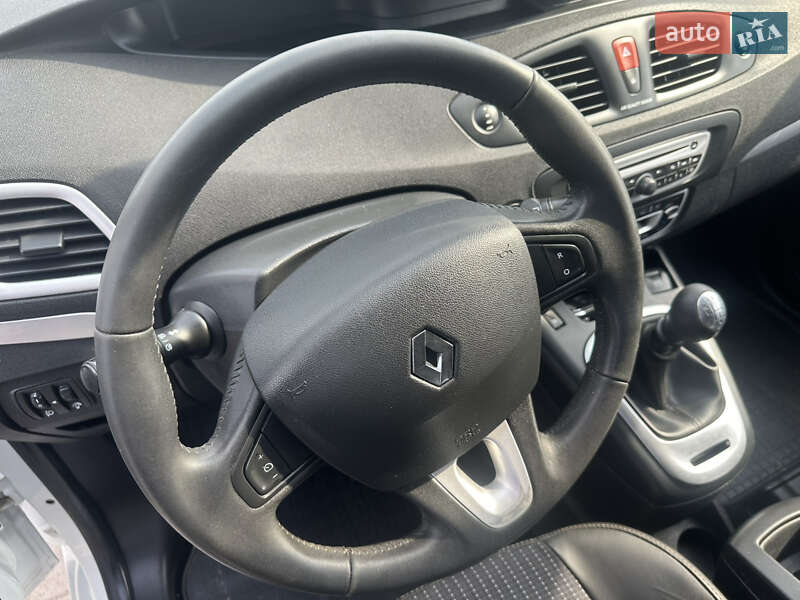 Мінівен Renault Scenic 2011 в Радехові
