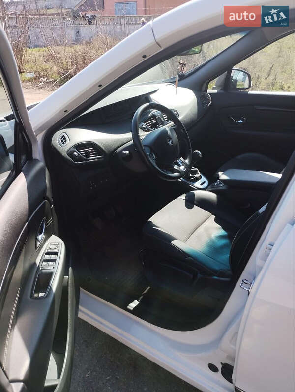 Минивэн Renault Scenic 2015 в Белгороде-Днестровском