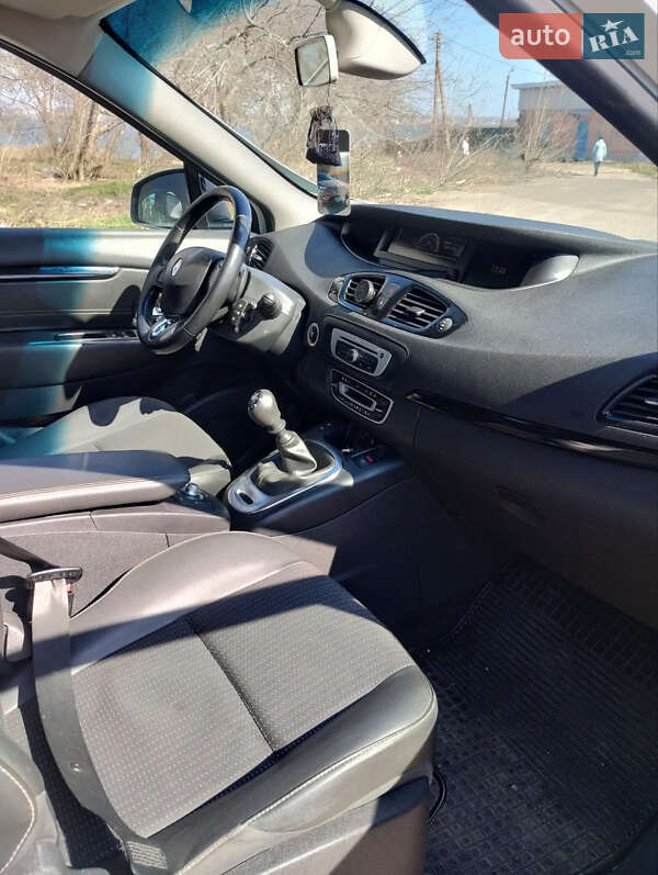 Минивэн Renault Scenic 2015 в Белгороде-Днестровском
