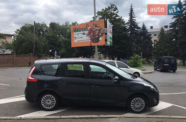 Минивэн Renault Scenic 2011 в 