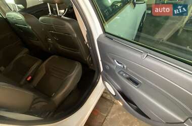 Минивэн Renault Scenic 2015 в 