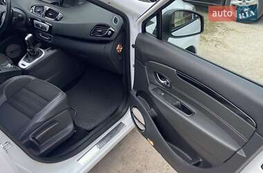 Минивэн Renault Scenic 2015 в 