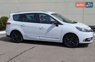 Минивэн Renault Scenic 2015 в 