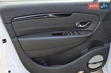 Минивэн Renault Scenic 2015 в 