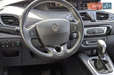Минивэн Renault Scenic 2015 в 