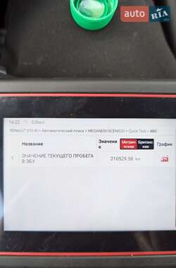 Минивэн Renault Scenic 2015 в 