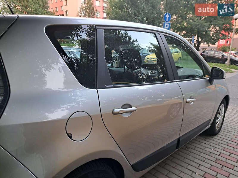 Минивэн Renault Scenic 2013 в Каменском