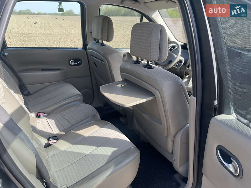 Мінівен Renault Scenic 2004 в Львові