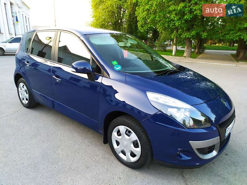 Мінівен Renault Scenic 2011 в Ромнах